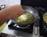 A picture of step 3 of Methi na gota.