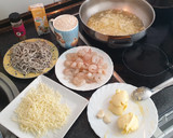 Foto del paso 1 de la receta: Arroz meloso con gulas y gambas