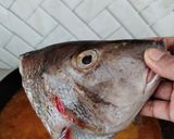 Gambar langkah 7 resipi Ikan Tombak masak kari daun kesum.