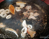 Foto del paso 3 de la receta: Arroz con calamares