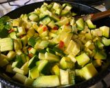 Foto del paso 2 de la receta: Zapallitos revueltos