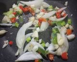 Foto langkah ke 4 dari resep Tumis Tofu Sosis.
