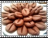 صورة لخطوة 4 من وصفة حلى حبات القهوة☕