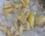 Hình bước làm 2 của món Da gà và bánh tráng chiên giòn rắc chà bông