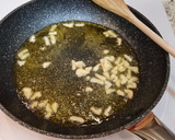 Foto del paso 2 de la receta: Dados de pollo encebollados