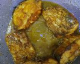 A picture of step 3 of Ruhu macher kalia.