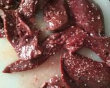 Foto del paso 1 de la receta: Hígado de ternasco en medio escabeche