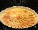 Foto del paso 7 de la receta: Tarta de hojaldre con crema pastelera y manzanas