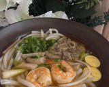 A picture of step 2 of Pork Hock and Shrimp Bánh Canh.