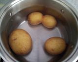 Foto del passaggio 1 della ricetta Frittelle di broccoletti e acciughe di carnevale