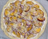 Une image de l'étape 4 de ☆Pizza Chèvre et Pêches ☆.