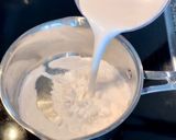 Foto langkah ke 2 dari resep Bubur Sumsum Super Lembut.
