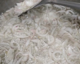 A picture of step 1 of Chicken Pulao.