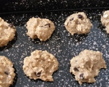 Foto del paso 2 de la receta: Galletitas integrales de banana y chips (fáciles y rápidas 👏👏)