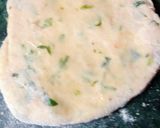 A picture of step 2 of Methi parantha.