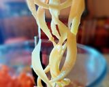 Une image de l'étape 2 de Saumon au four et ses tagliatelles de légumes au cook expert.