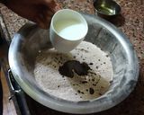 A picture of step 2 of Chocolate pan cake 🎂😋😋.