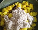 A picture of step 6 of Aaloo posto.