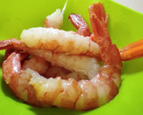 Foto del paso 1 de la receta: Espinacas con gambones