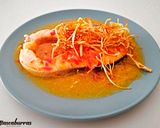 Foto del paso 4 de la receta: Salmón en salsa de naranja con tiras de puerro crujientes