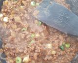Foto langkah ke 7 dari resep Daging Sapi Cincang Isian Roti Goreng.