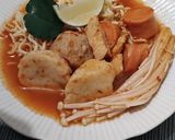 Foto langkah ke 7 dari resep Mie Tom Yum.
