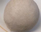 A picture of step 3 of Lacha paratha.