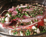 Foto del paso 11 de la receta: Jurel de sangre al horno, con jugos de almejas y tomates