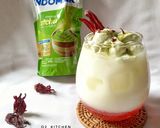 Foto langkah ke 4 dari resep Iced Rosella Matcha Latte.