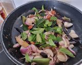 A picture of step 1 of Veg Hydrabadi.