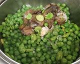 Foto del passaggio 2 della ricetta Frittata di piselli,fave e carciofi