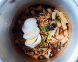Foto langkah ke 4 dari resep Tteokpokki + Mie GAGA 100.