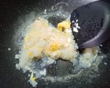 รูปขั้นตอนการทำที่ 4 ของ ข้าวบุกผัดไข่ คลีน