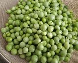 Foto del passaggio 1 della ricetta Frittata di piselli,fave e carciofi
