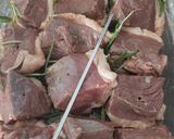 Une image de l'étape 9 de Brochette de magret de canard, abricot et romarin.