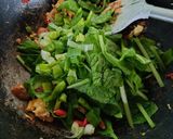 Foto langkah ke 3 dari resep Mie Tek Tek Goreng.