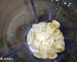 A picture of step 1 of Banana smoothie.