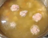 Lett húsgombócleves - Frikadeļu zupa recept fázis 3 fotója