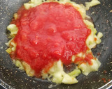 Foto del paso 3 de la receta: Calabacín luna relleno de tomate y soja texturizada