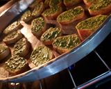 Foto del paso 3 de la receta: Panecitos saborizado, No tires el pancito "viejo"