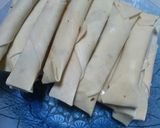 Foto langkah ke 3 dari resep Kulit pangsit isi pisang coklat.