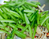 十分鐘上菜-熱炒加茉魚板的食譜步驟4照片