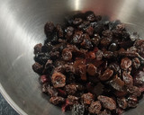 Foto del paso 1 de la receta: Budín de chocolate y cerezas sin azúcar y sin manteca
