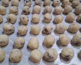 Foto langkah ke 5 dari resep Kue Kering Kurma.