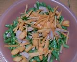 Foto langkah ke 1 dari resep Sayur Buncis Wortel Sosis Ayam.