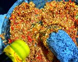 Foto langkah ke 4 dari resep Sambal Geprek Kacang Mede.