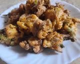 A picture of step 5 of Pakoda.