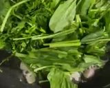 Hình bước làm 4 của món Nui Xào Bó Xôi Và Trứng 🥚🥬