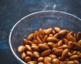 Foto langkah ke 2 dari resep Almond mylk.