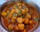 A picture of step 4 of Chole Chickpeas.